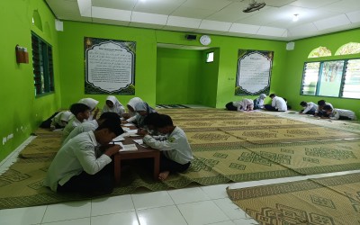 Wujudkan Generasi Qur'ani, Siswa MTsN 2 Sleman Mulai Mengikuti Kegiatan Tahfidz di Semester Baru